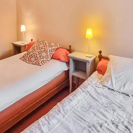 Gorgeous In Geay (Charente-Maritime)