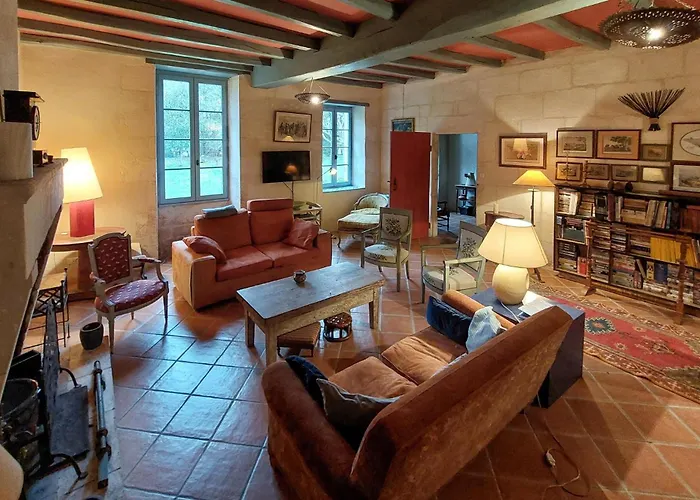 Gorgeous In Geay (Charente-Maritime)