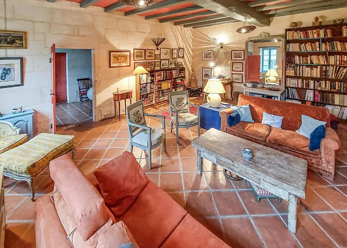 Gorgeous In Geay (Charente-Maritime)